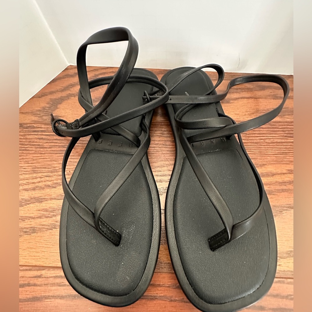Reef Black Strappy Sandals